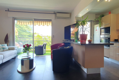 Appartement à vendre à MANDELIEU-LA-NAPOULE Village-Saint Julien-Saint Pierre - 3 pièces - 70 m² 