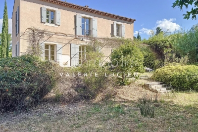 Maison &agrave; vendre jardin les baux de provence 