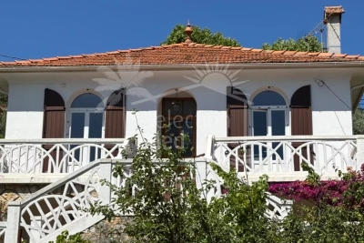 Maison à vendre à Chateauneuf-Grasse  - 6 pièces 110 m² 