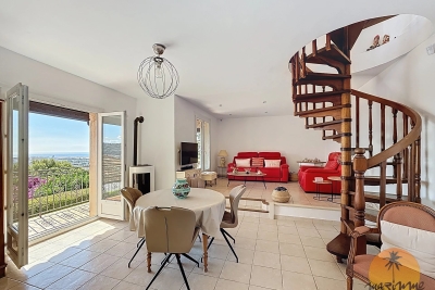 Maison à vendre à ST-LAURENT-DU-VAR Les Rascas-Les Pugets - 8 pièces - 270 m² 