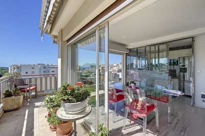 Appartement à vendre vue mer trois chambres terrasse 