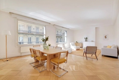 Appartement à vendre à Paris 8Eme  - 5 pièces 146 m² 
