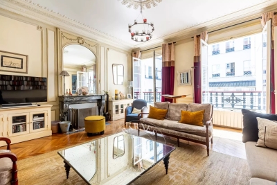Apartment for sale in PARIS 1ER Les Archives 1 - 5 rooms - 137 m² 