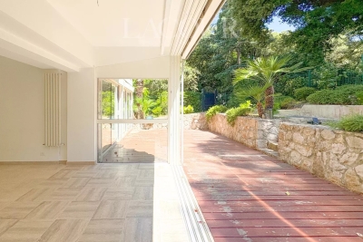 Apartment for sale in CANNES  - 3 rooms - 111 m² 