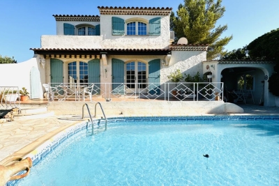 Maison à vendre à ROQUEBRUNE-SUR-ARGENS Ecarts - 4 pièces - 170 m² 