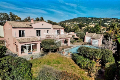 House for sale in LES ISSAMBRES Tourrettes - 5 rooms - 180 m² 