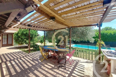 Maison à vendre à COMPS Caissargues - 6 pièces - 179 m² 