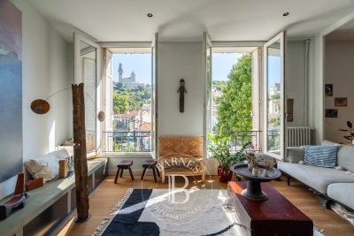 Appartement à vendre à MARSEILLE 7EME Centre Ville-Peripherie - 3 pièces - 90 m² 