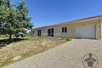 Maison à vendre à VELINES  - 4 pièces - 891 m² 