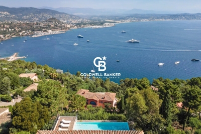 Maison à vendre à THÉOULE-SUR-MER  - 9 pièces - 174 m² 