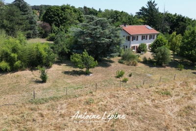 Maison à vendre à CHARLY  - 9 pièces - 182 m² 