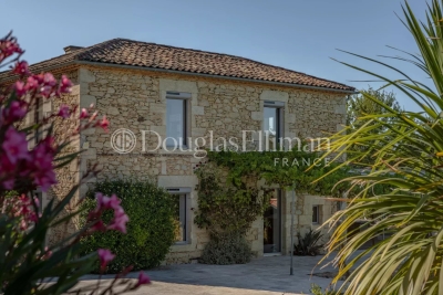 Maison à vendre à BORDEAUX  - 17 pièces - 695 m² 
