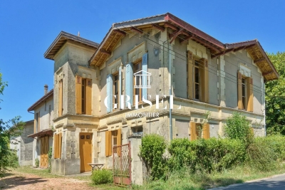 Maison à vendre à QUINSAC  - 10 pièces - 280 m² 