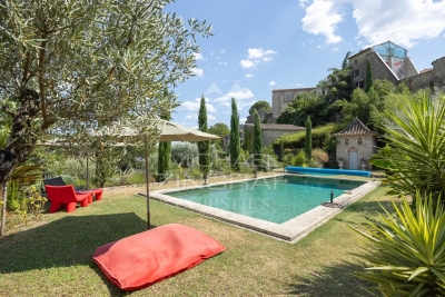 Maison &agrave; vendre &agrave; FIGANIÈRES  - 9 pi&egrave;ces - 325 m&sup2; 