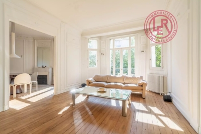 Appartement à vendre à PARIS 20EME Combat 2 - 4 pièces - 95 m² 