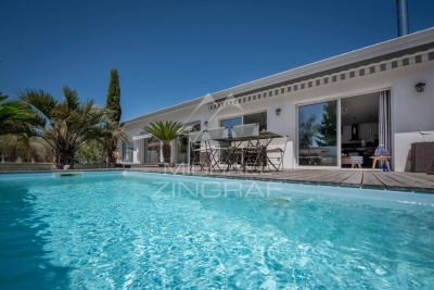 House for sale in GUJAN-MESTRAS  - 5 rooms - 170 m² 