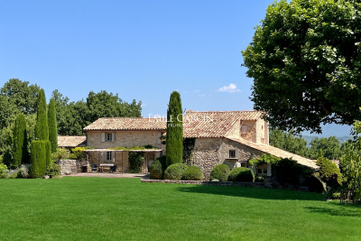 Maison à vendre à SAIGNON  - 9 pièces - 300 m² 