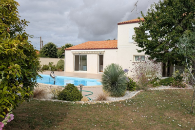 Maison à vendre à VERINES  - 5 pièces - 161 m² 