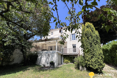 Maison &agrave; vendre &agrave; MORTAGNE SUR GIRONDE  - 6 pi&egrave;ces - 322 m&sup2; 