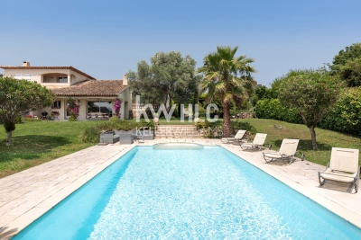 Maison à vendre à MOUGINS Bois Fleuri-Chevre d'Or-Saint Philippe - 7 pièces - 186 m² 