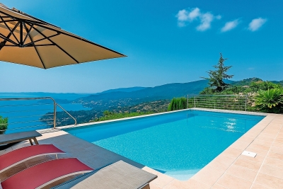 House for sale in RAYOL-CANADEL-SUR-MER Pont de Suve - 8 rooms - 171 m² 