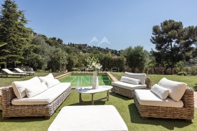 Maison à vendre à NICE Le Roc Fleuri-Capitou (Jeanne d'Arc) - 8 pièces - 428 m² 