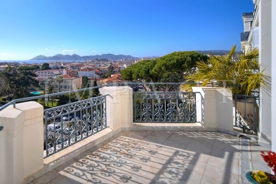 Appartement à vendre terrasse vue magnifique antibes 