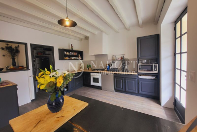 House for sale in CAVAILLON  - 6 rooms - 215 m² 