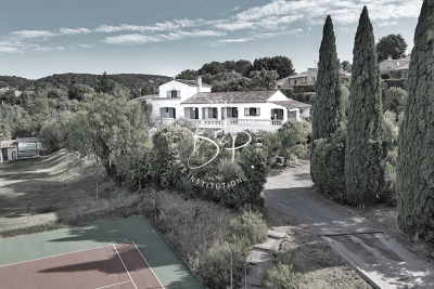 Maison à vendre à LORGUES  - 11 pièces - 293 m² 