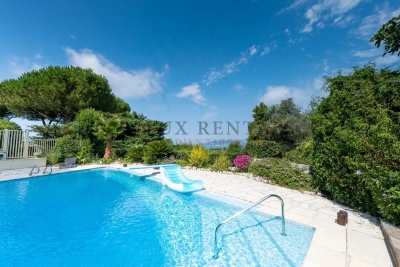 Apartment for sale in CAP D'ANTIBES  - 5 rooms - 129 m² 