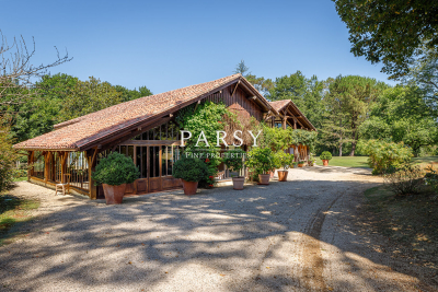 Maison à vendre à VILLENEUVE-DE-MARSAN Labenne - 10 pièces - 388 m² 