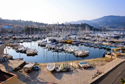 Maison à vendre à ST-JEAN-CAP-FERRAT  - 8 pièces - 225 m² 