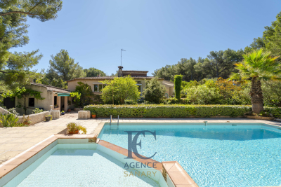 Maison à vendre à SANARY-SUR-MER  - 9 pièces - 235 m² 