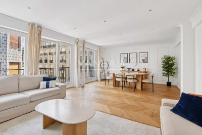 Appartement à vendre à PARIS 16EME Seine et Berges 2 - 5 pièces - 102 m² 