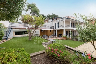 House for sale in ARCACHON  - 5 rooms - 149 m² 