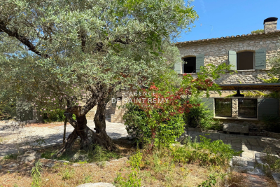 Maison à vendre à ST-RÉMY-DE-PROVENCE R.p . Moretti - 6 pièces - 145 m² 