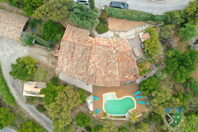Maison &agrave; vendre &agrave; LA LONDE-LES-MAURES  - 8 pi&egrave;ces - 183 m&sup2; 