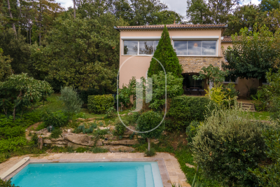 Maison à vendre à UZÈS  - 10 pièces - 266 m² 