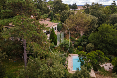 Maison à vendre à UZÈS  - 10 pièces - 266 m² 