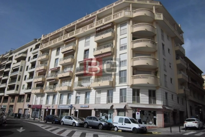 Appartement à vendre à ANTIBES  - 2 pièces - 60 m² 