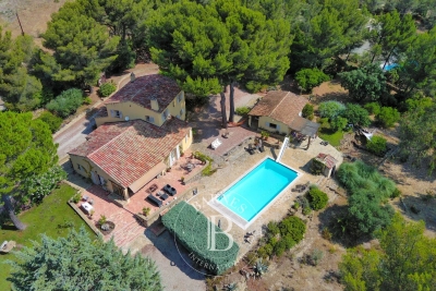 Maison à vendre à immobilier LA CADIÈRE-D'AZUR  - 9 pièces - 220 m² 