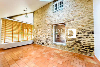 Maison à vendre à ST-LYPHARD  - 10 pièces - 280 m² 