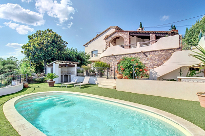 Maison à vendre à DRAGUIGNAN Rayol-Canadel-sur-Mer - 8 pièces - 314 m² 