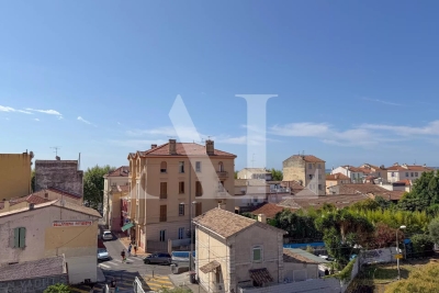 Appartement à vendre à GOLFE JUAN  - 3 pièces - 96 m² 