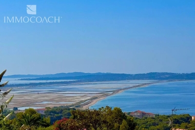 Maison à vendre à HYÈRES Champ de Mars Ii - 6 pièces - 206 m² 