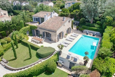 House for sale in MANDELIEU-LA-NAPOULE Le Roc Fleuri-Capitou (Jeanne d'Arc) - 7 rooms - 216 m² 