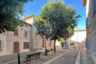 Commerce à vendre à PLAN-DE-LA-TOUR Le Plan-Beautegas-Les Lones - 4 pièces - 190 m² 