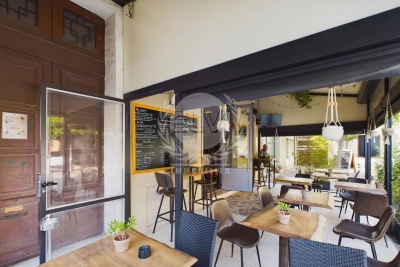 Commerce à vendre à PLAN-DE-LA-TOUR  - 4 pièces - 190 m² 