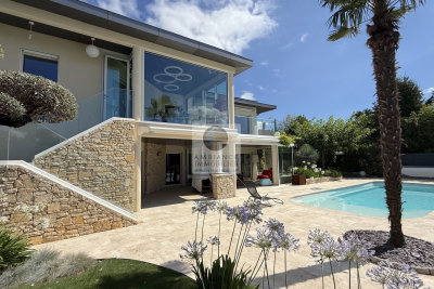 Maison à vendre à TAIN L'HERMITAGE  - 7 pièces - 257 m² 