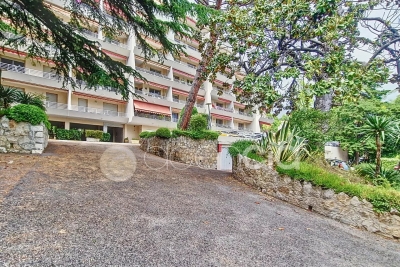 Apartment for sale in GRASSE Magagnosc - 5 rooms - 110 m&sup2; 